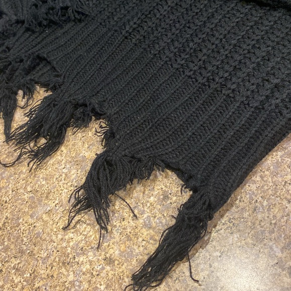 Windsor Black Knot Fringe Black Sweater XS - Picture 5 of 15